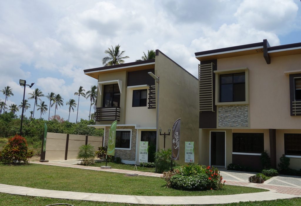 フィリピン_低価格住宅から中価格帯へ需要が移行？